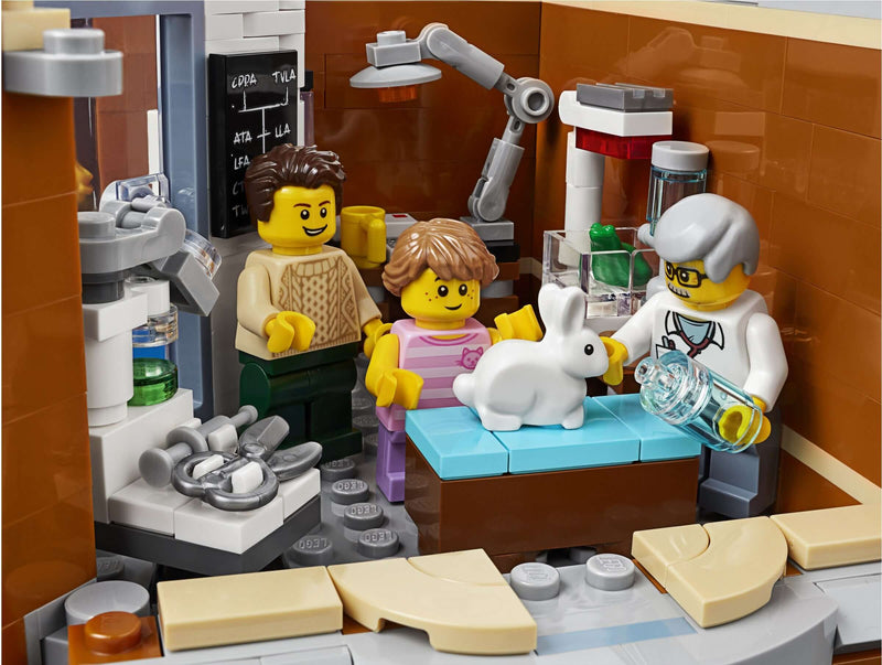 LEGO Creator 10264 Corner Garage