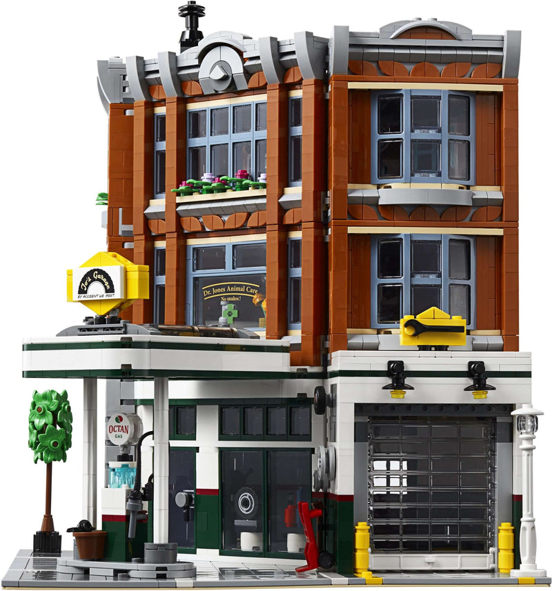 LEGO Creator 10264 Corner Garage