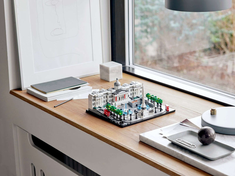 LEGO Architecture 21045 Trafalgar Square display