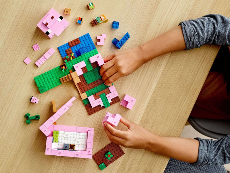 LEGO Minecraft 21170 The Pig House