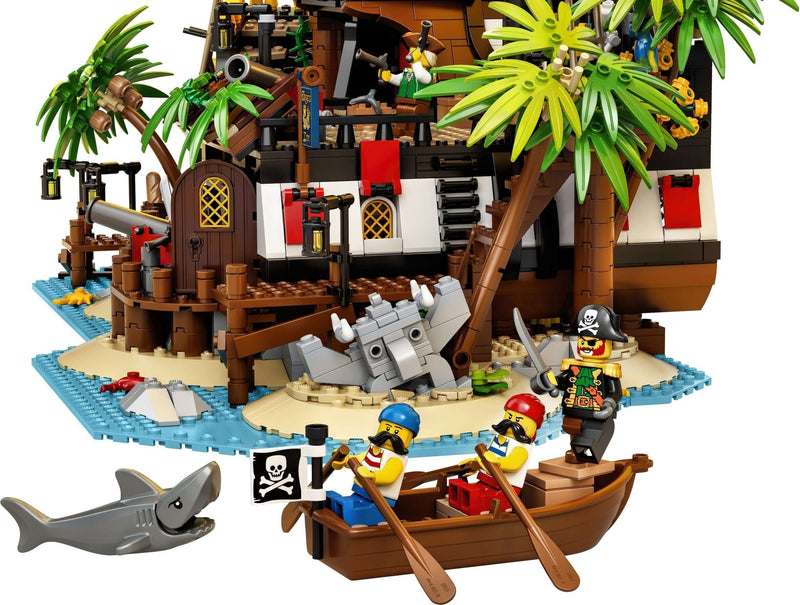 LEGO Ideas 21322 Pirates of Barracuda Bay