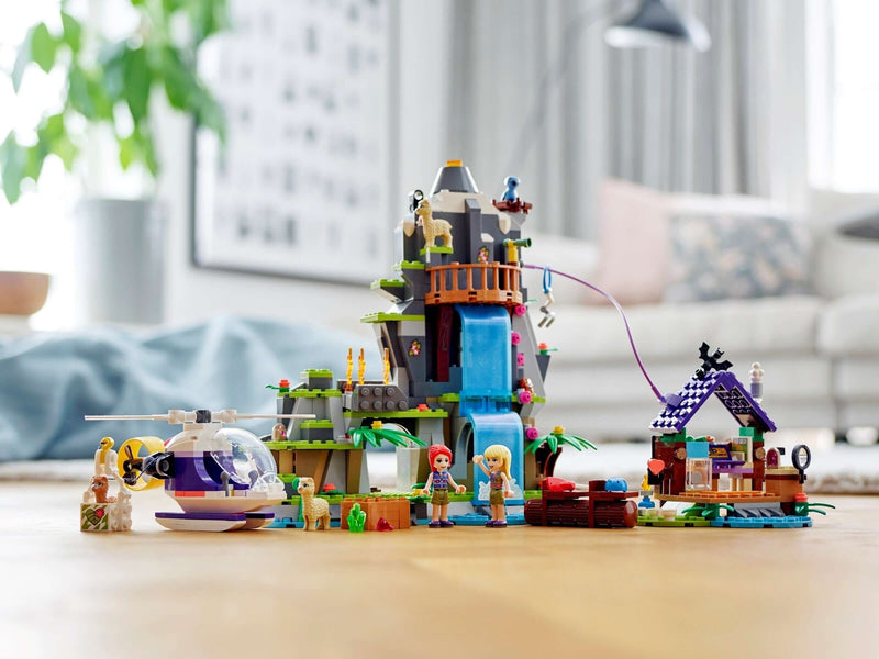 LEGO Friends 41432 Alpaca Mountain Jungle Rescue display