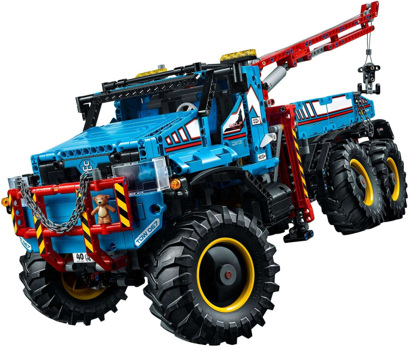 LEGO Technic 42070 6x6 All Terrain Tow Truck