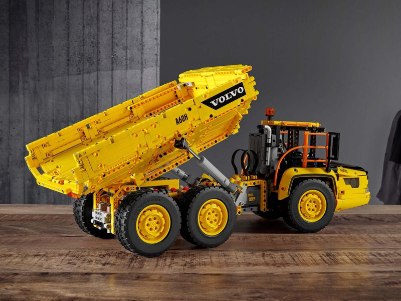 LEGO Technic 42114 6x6 Volvo Articulated Hauler