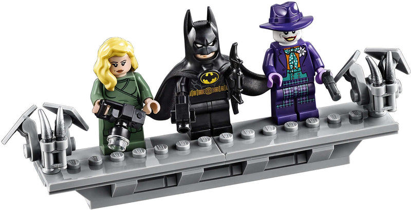 LEGO DC Comics Super Heroes 76139 1989 Batmobile minifigures