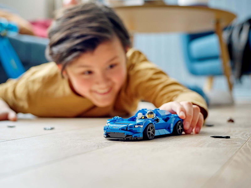 LEGO Speed Champions 76902 McLaren Elva play