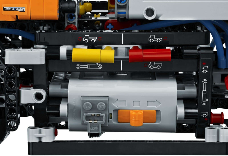 LEGO Technic 8110 Mercedes-Benz Unimog U 400