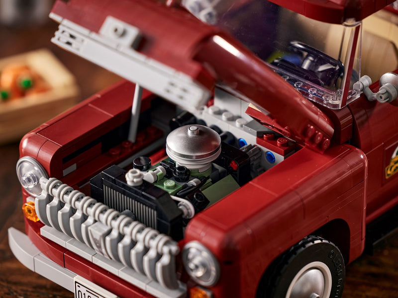 LEGO ICONS 10290 Pickup Truck