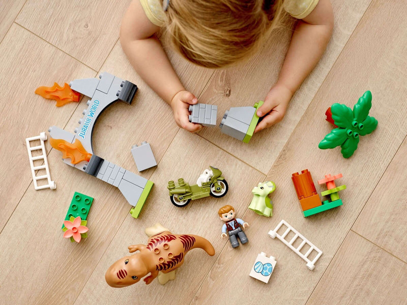 LEGO DUPLO 10939 T. rex and Triceratops Dinosaur Breakout