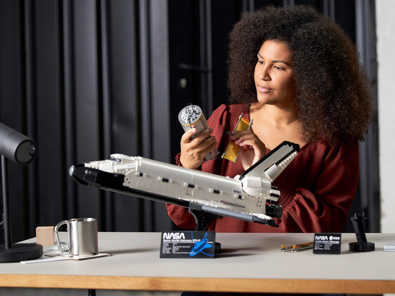 LEGO ICONS 10283 NASA Space Shuttle Discovery