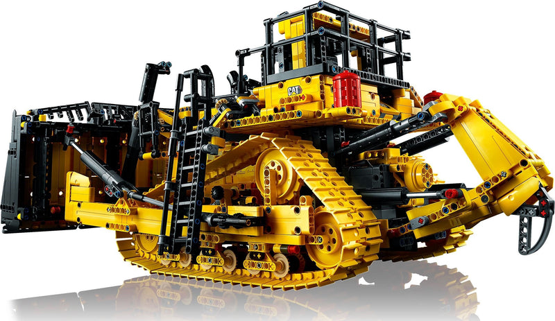 LEGO Technic 42131 Cat D11 Bulldozer