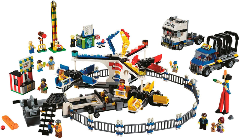 LEGO Creator 10244 Fairground Mixer and minifigures