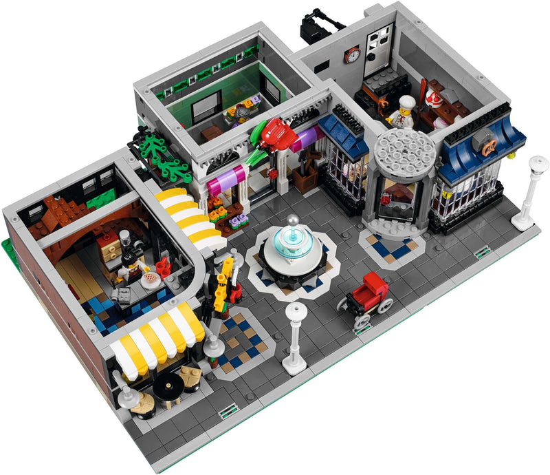 LEGO Creator 10255 Assembly Square