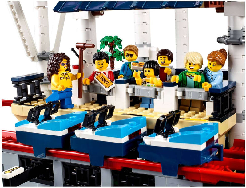 LEGO Creator 10261 Roller Coaster minifigures
