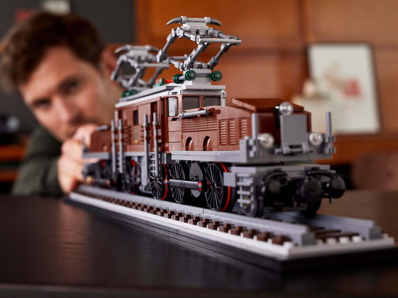 LEGO Creator 10277 Crocodile Locomotive display