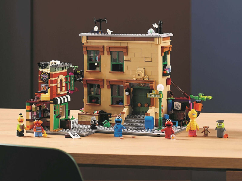 LEGO Ideas 21324 123 Sesame Street display