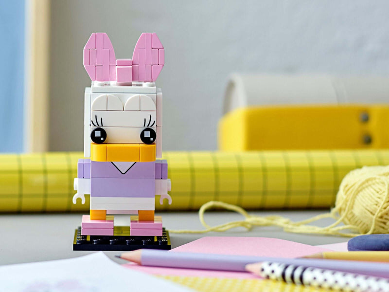 LEGO BrickHeadz 40476 Daisy Duck display