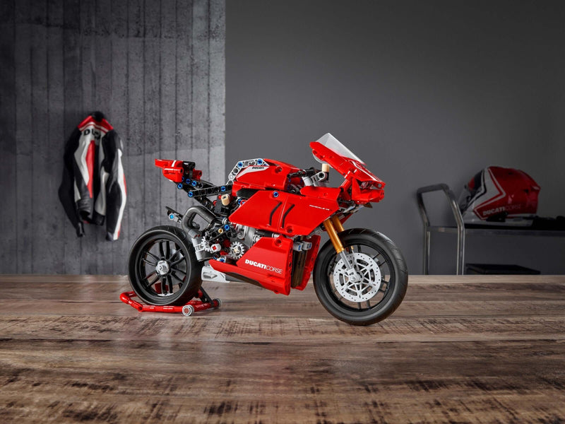 LEGO Technic 42107 Ducati Panigale V4 R