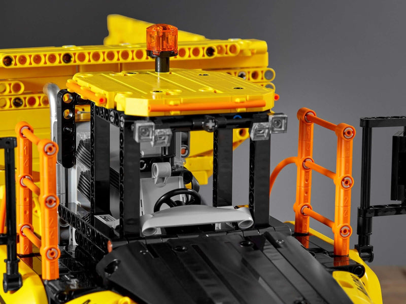 LEGO Technic 42114 6x6 Volvo Articulated Hauler