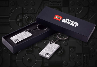 LEGO Star Wars 5007403 The Mandalorian Beskar Keychain front box art