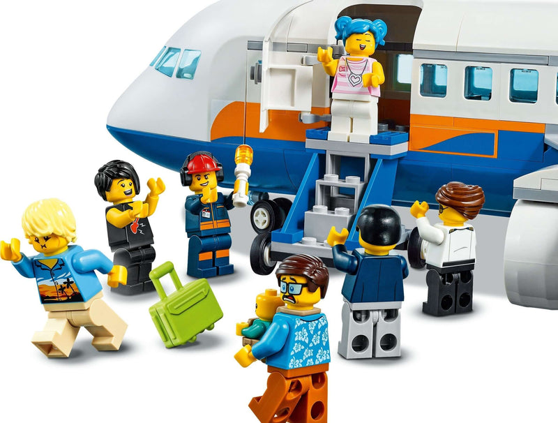 LEGO City 60262 Passenger Airplane minifigures
