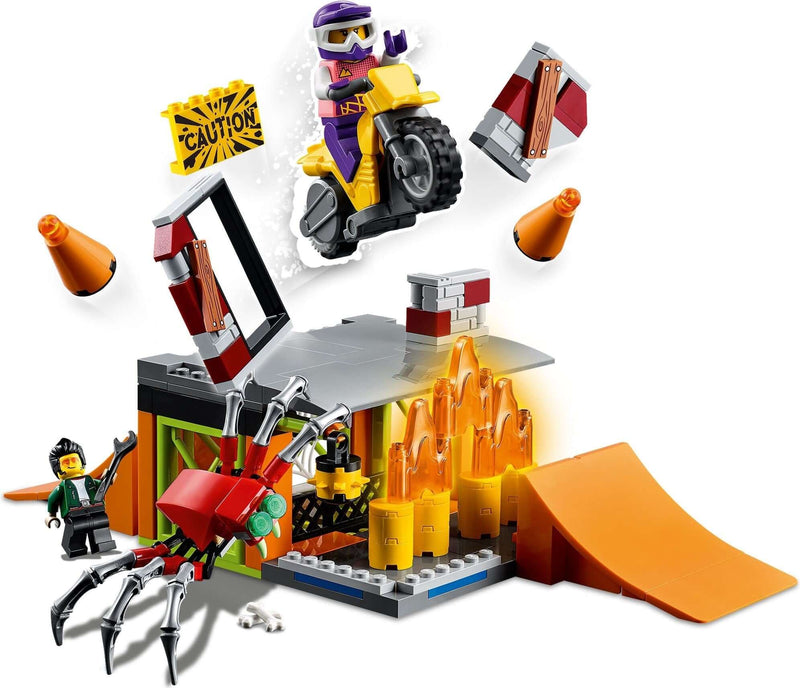 LEGO City 60293 Stunt Park action