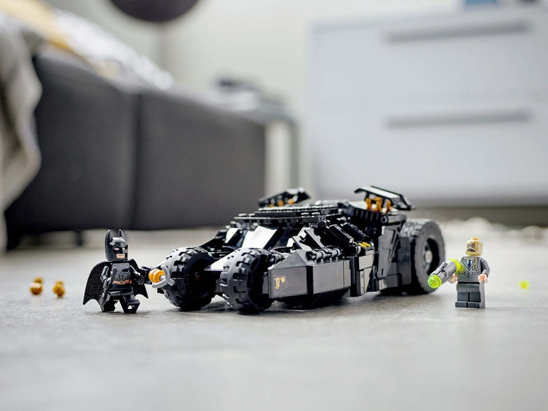 LEGO DC 76239 Batmobile Tumbler: Scarecrow Showdown display