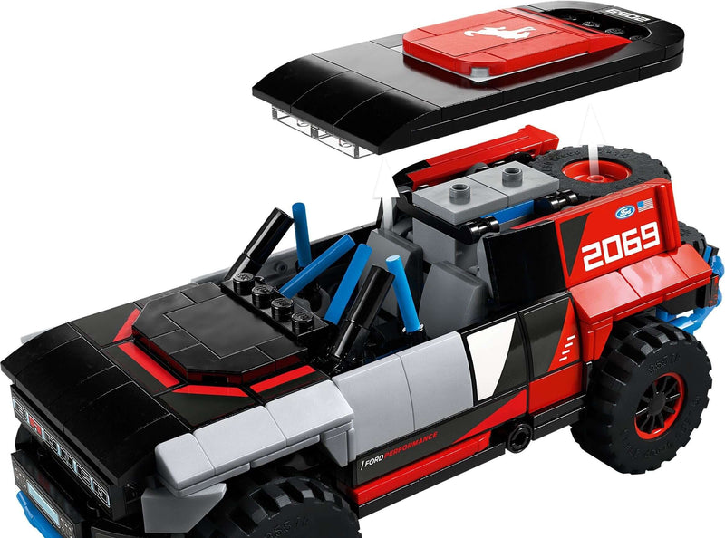 LEGO Speed Champions 76905 Ford GT Heritage Edition and Bronco R