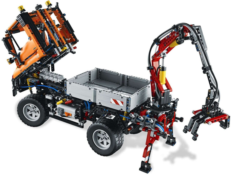 LEGO Technic 8110 Mercedes-Benz Unimog U 400