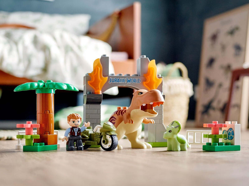 LEGO DUPLO 10939 T. rex and Triceratops Dinosaur Breakout