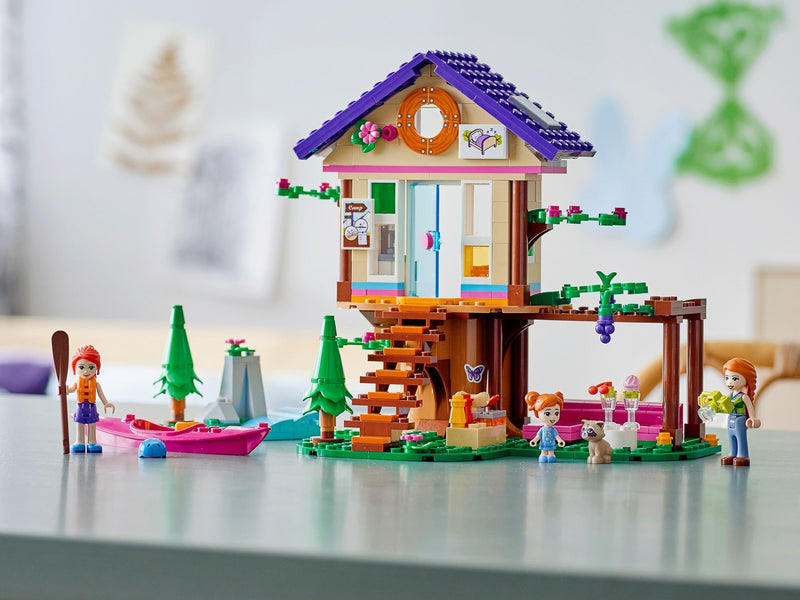 LEGO Friends 41679 Forest House display