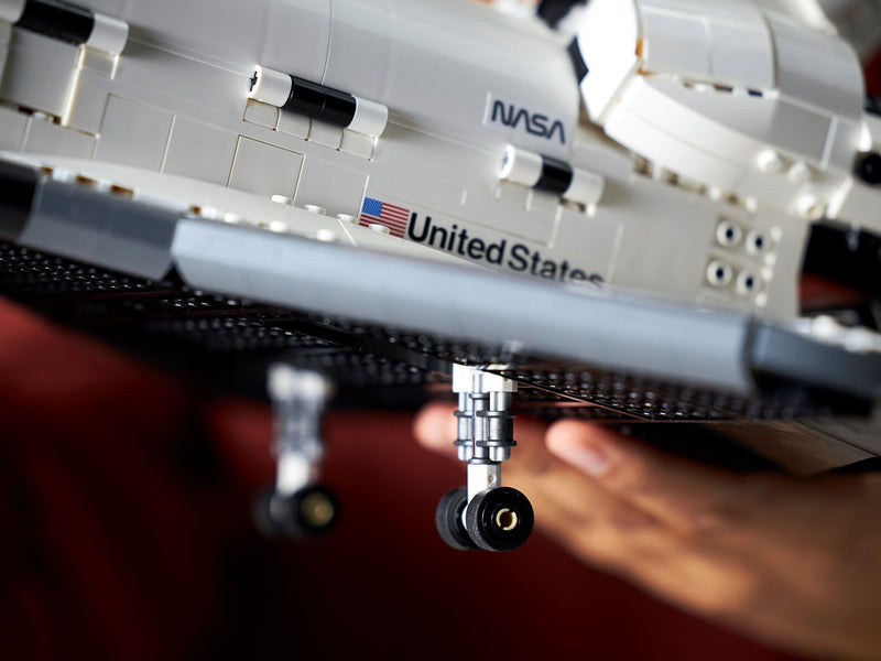 LEGO ICONS 10283 NASA Space Shuttle Discovery