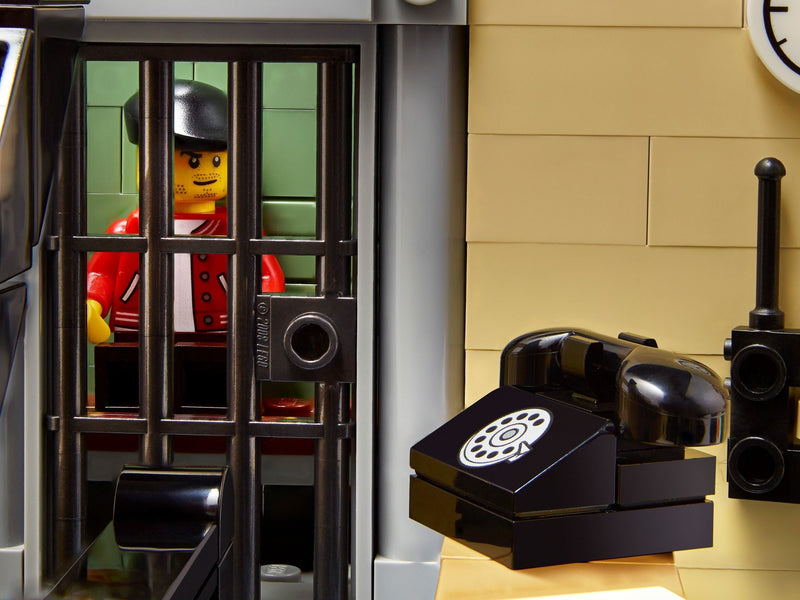 LEGO ICONS 10278 Police Station