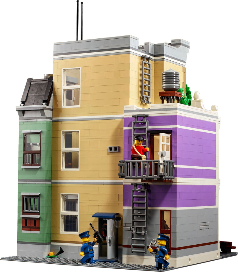 LEGO ICONS 10278 Police Station