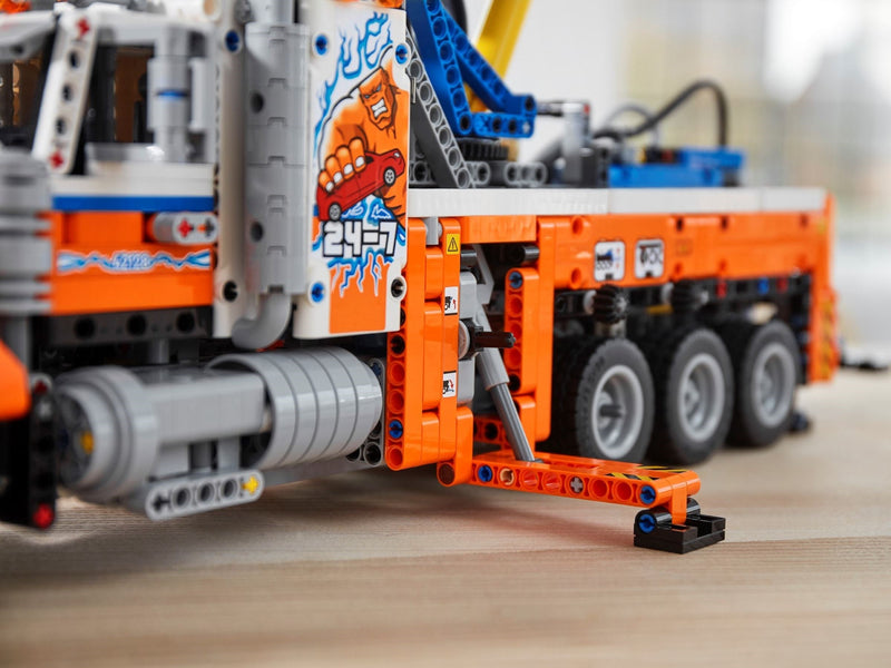 LEGO Technic 42128 Heavy-Duty Tow Truck